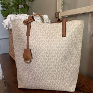 Michael Kors White Handbag